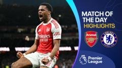 Arsenal beat 10-man Chelsea to extend lead